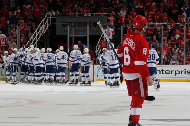 Sports Roundup: Red Wings Can&#8217;t Stop Lightning Power Play