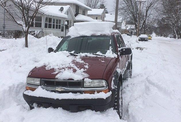 It’s ILLEGAL Not To Clear ALL The Snow Off Your Car [VIDEO]