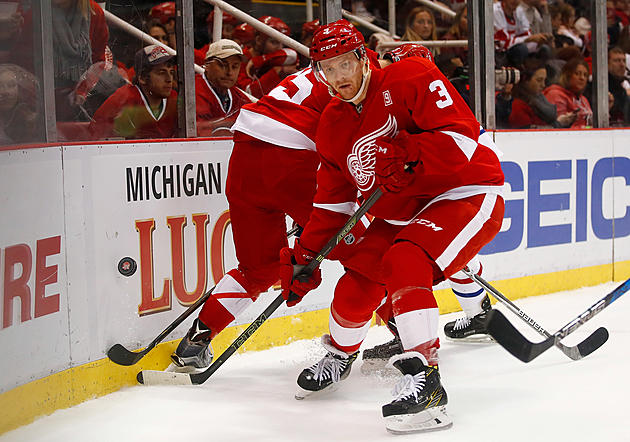 Sports: Red Wings Lost 5th Straight, 4-3 to Devils
