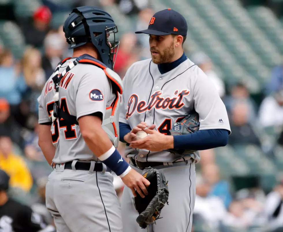 Tigers Blown Out in Chicago, 11-2