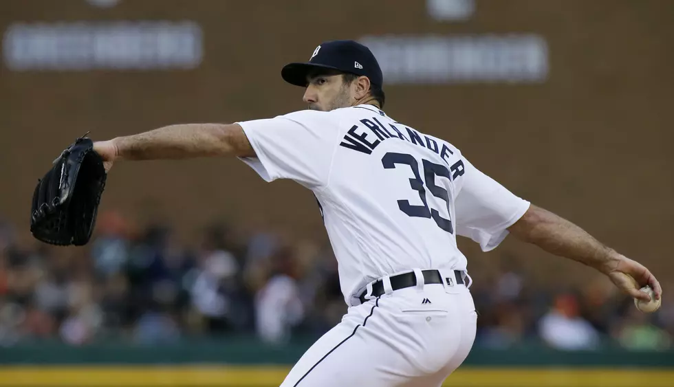 Verlander Loses Perfect Game on a Bunt