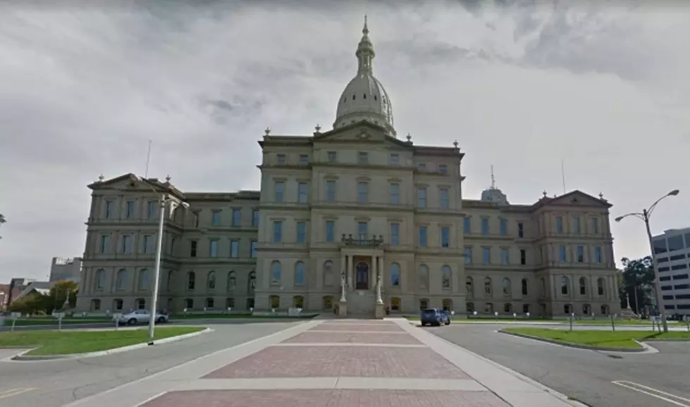 Should Michigan Cut Lawmakers&#8217; Hours (and Pay)?