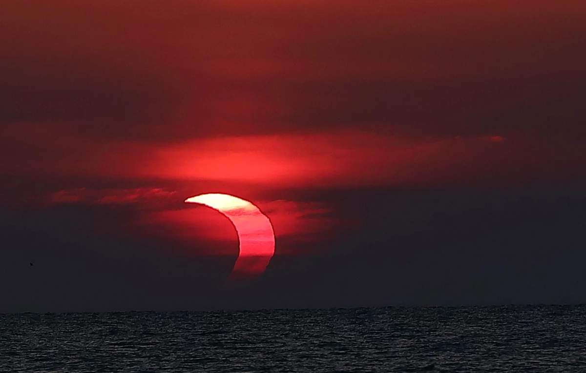 Timelapse Video and Photos of Michigan's 2021 Solar Eclipse