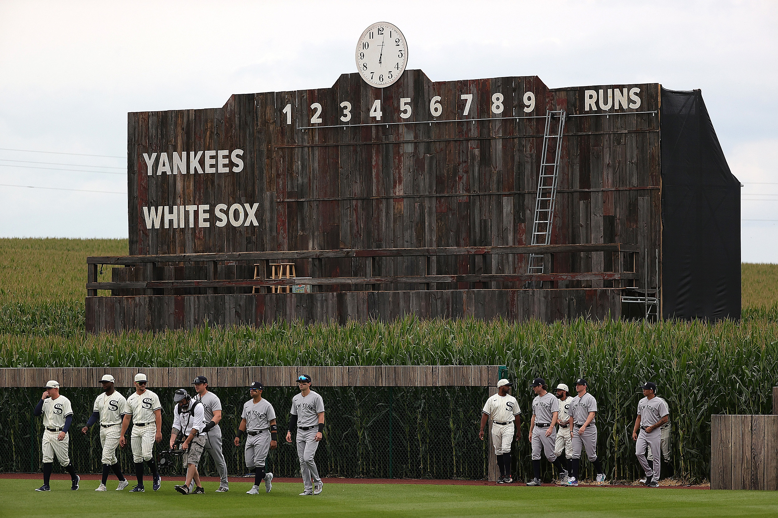 Yankees, White Sox unveil throwback uniforms for 'Field of Dreams