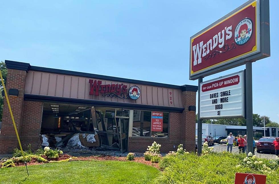 One Injured After Driver Crashes into Battle Creek Restaurant