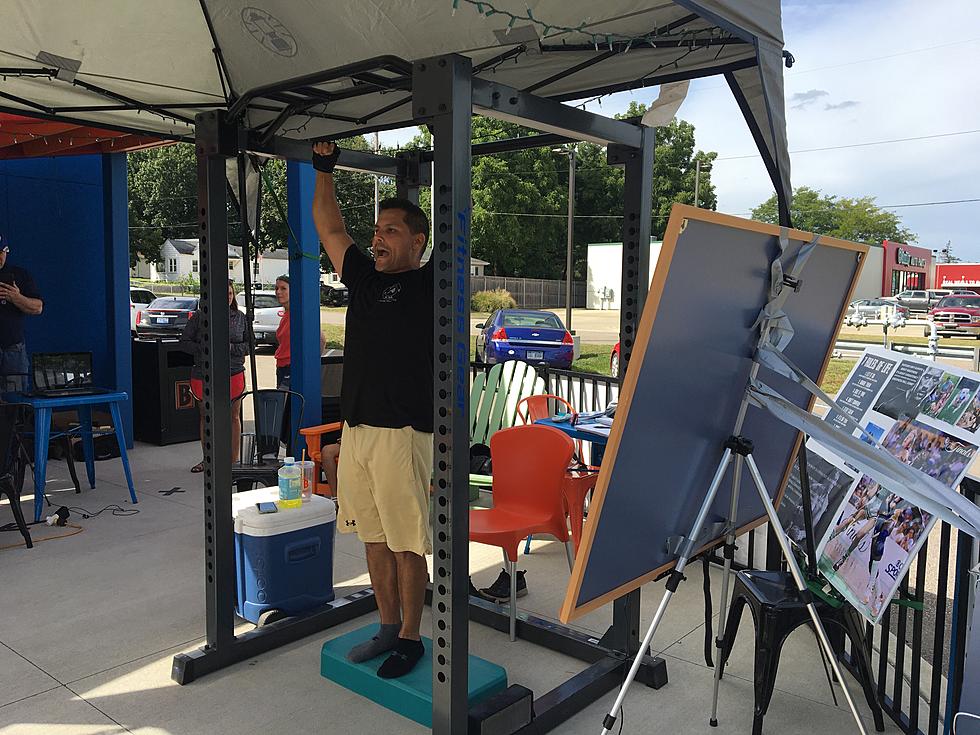 Battle Creek Man Falls Short of Chin-up Record	