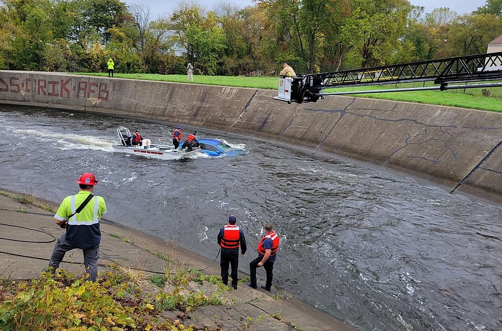 Car and Driver Pulled from the Kalamazoo River in Battle Creek