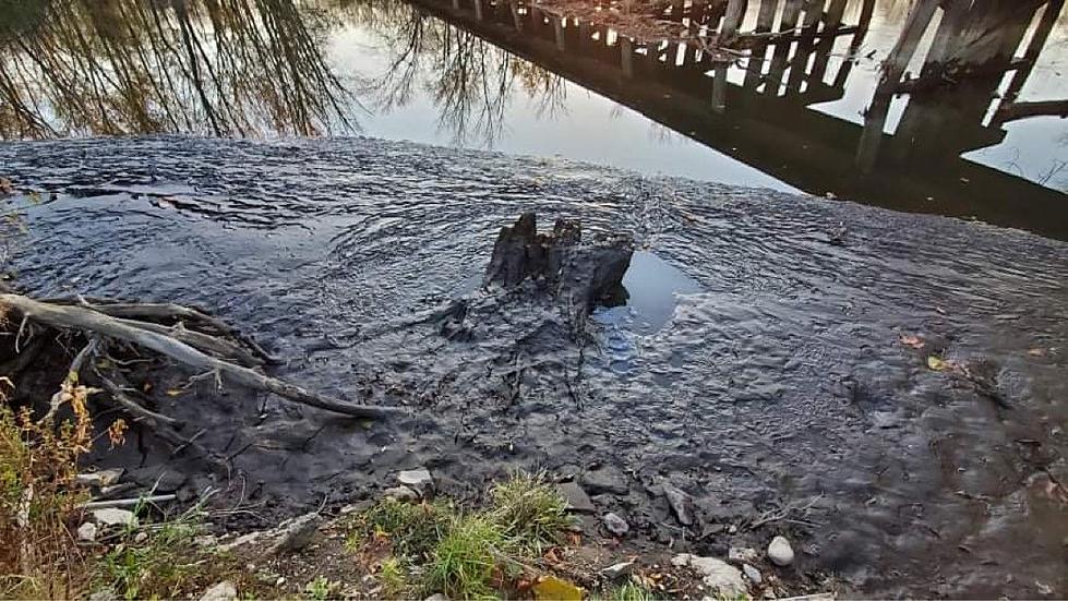 Clean Up of Pollution in Kalamazoo River Abandoned by Company Responsible for it