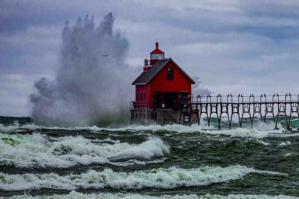 VIDEO: Intense 50 MPH Winds Pummel Lake Michigan Lighthouse