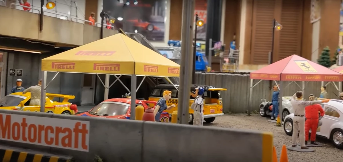 Mattel Disney Cars 2022 Mini Racers Unboxing 30 - Roger, Mator