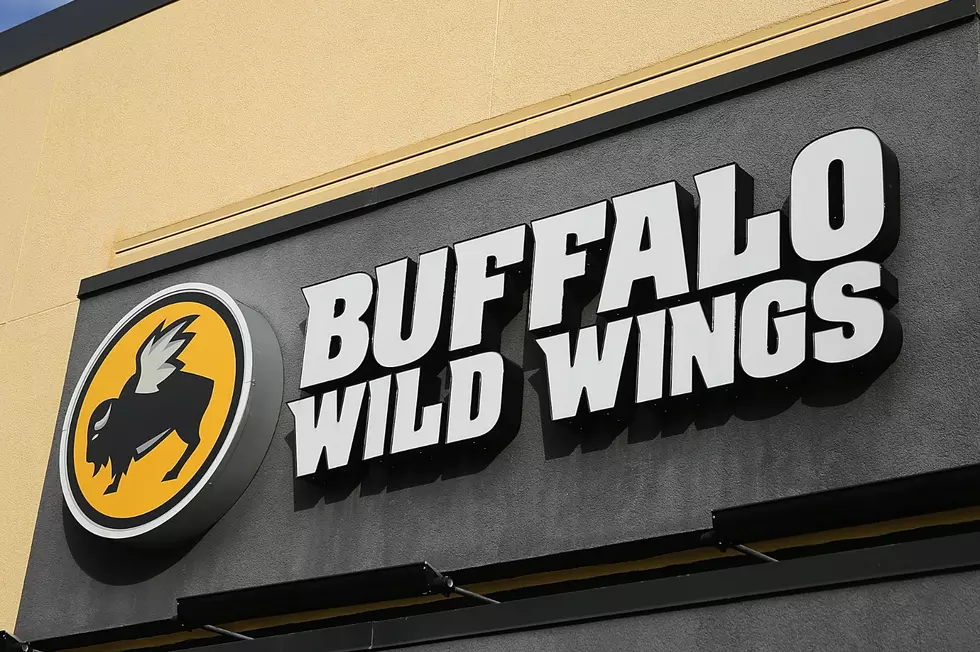 Missed Connections Monday &#8211; The Nice Buffalo Wild Wings Server Lady