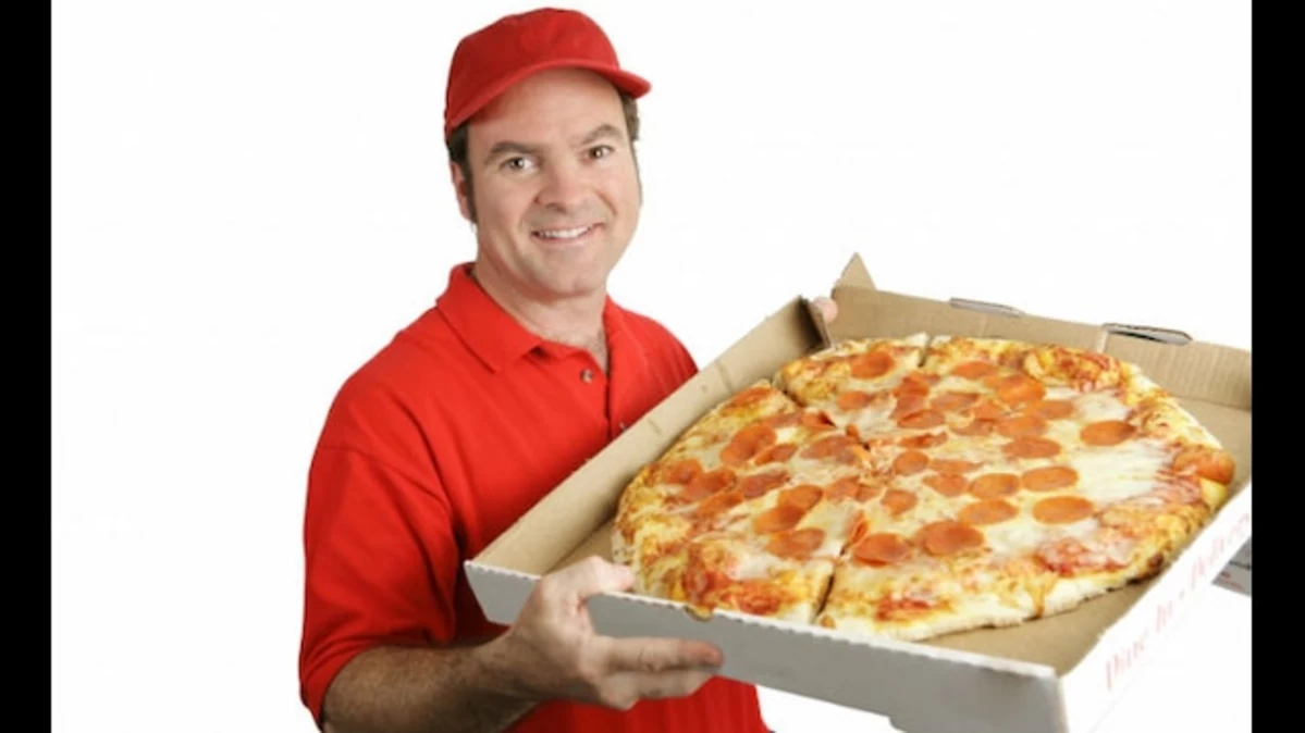 TMSG: Video Captures Moment Pizza Hut Delivery Driver ...