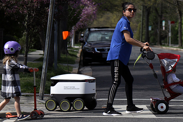 Robots Deliver Food on College Campuses, BSU Could Be Next