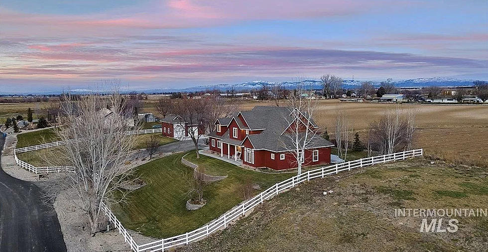 $1.4 Million Home For Sale in Kuna (Look Inside!)