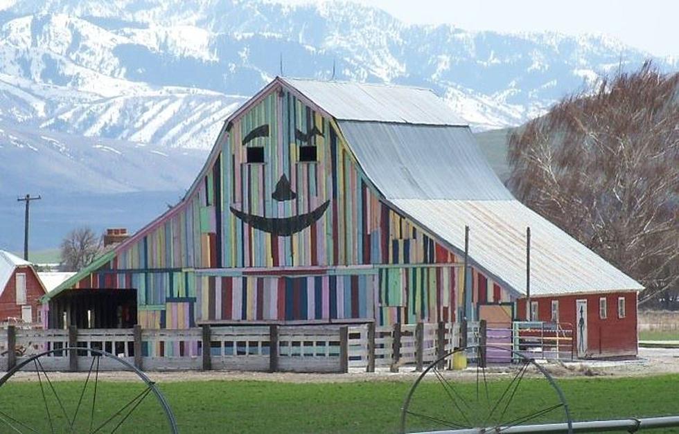Having a Bad Day? This Smiling Barn in Idaho is Sure to Give You a Smile