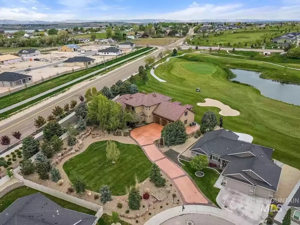 This $2.1 Million Home on Nampa Golf Course Has Stunning Views