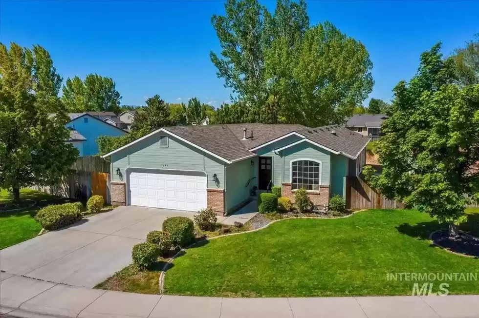 Nampa Home Perfect for Roommates or In-laws, 2 Master Suites &#038; Under $500K