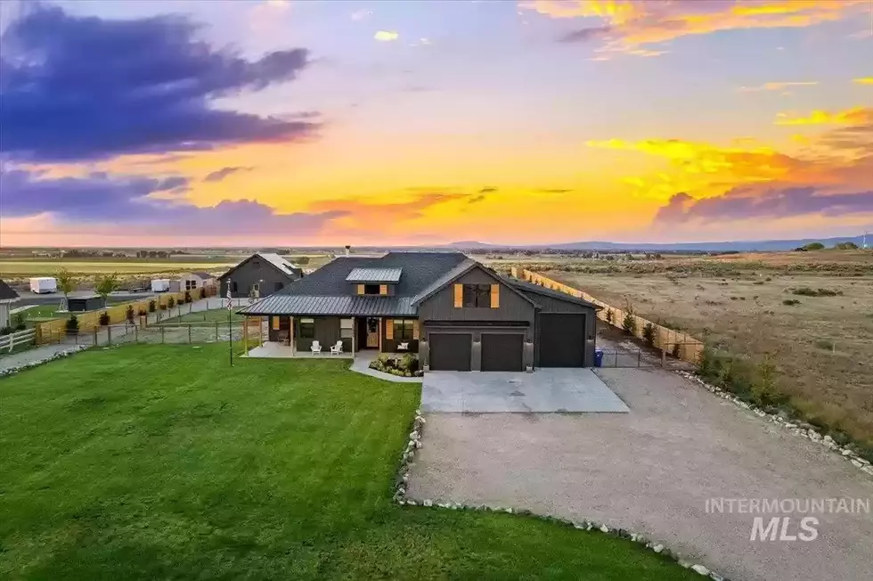 Scenic Countryside Home in Kuna for Sale is Absolutely Stunning