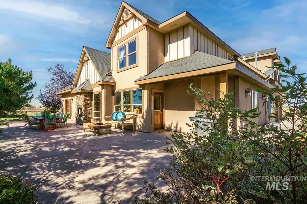 Stunning $1.5 Million Home in Kuna Has Extremely Cozy Master Bath