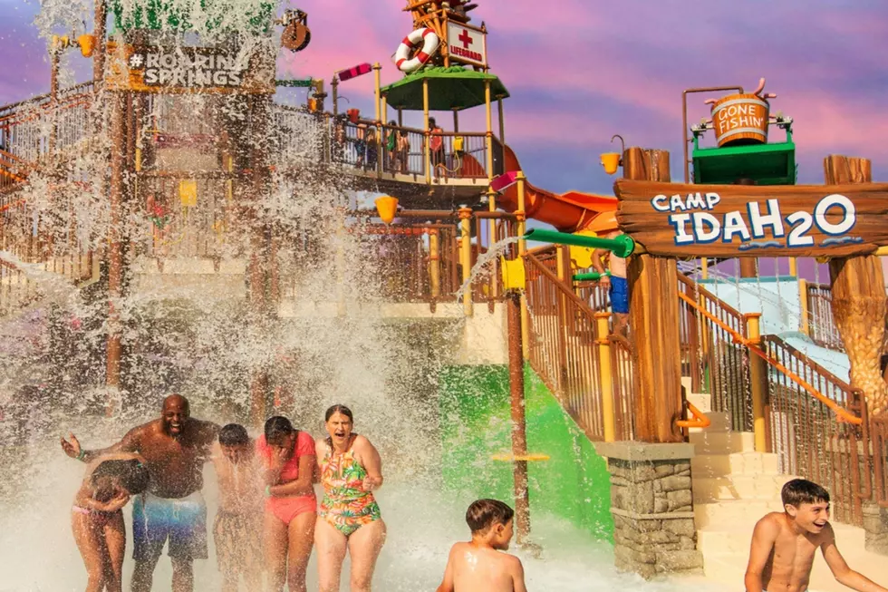 WIN 2024 Season Passes To Roaring Springs With 104.3 WOW Country!