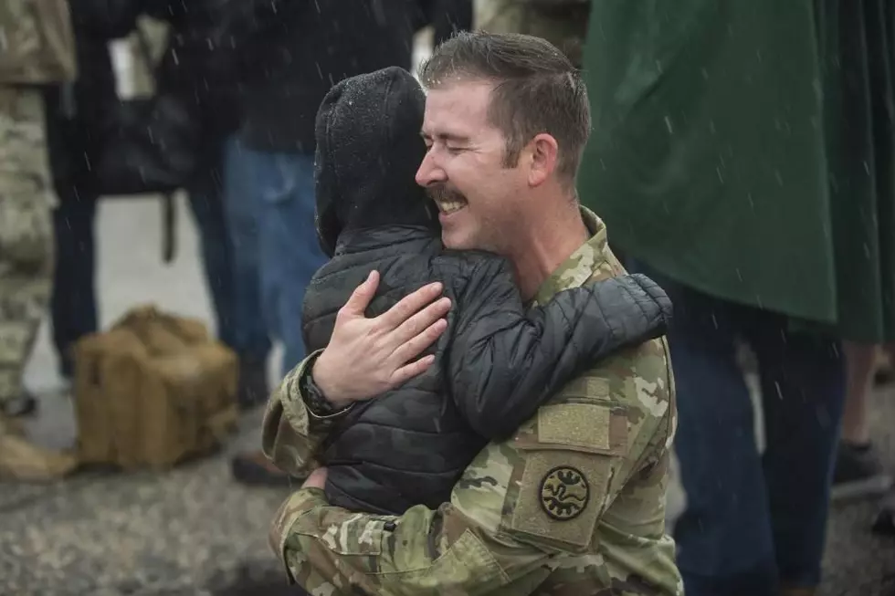 Heartwarming Photos of Idaho Soldiers Returning From Deployment 