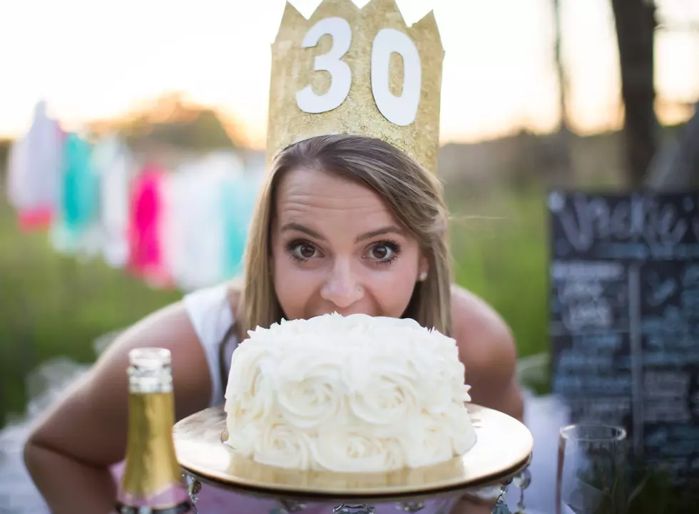 A Fun Thirtieth Birthday Cake Smash Photoshoot