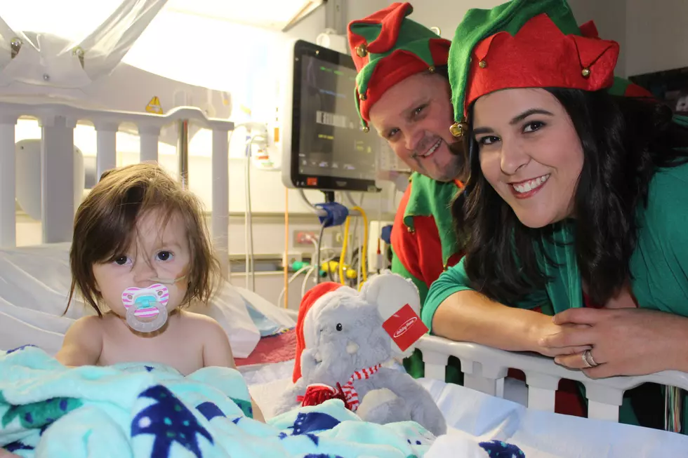 Mike & Nicole The Christmas Elves Deliver Holiday Cheer [Photos]