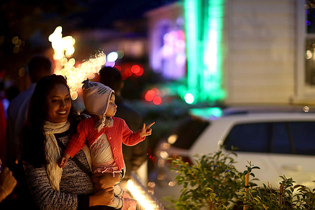 Treasure Valley &#8211; When is it Acceptable to Hang Christmas Lights?  (Sponsored)