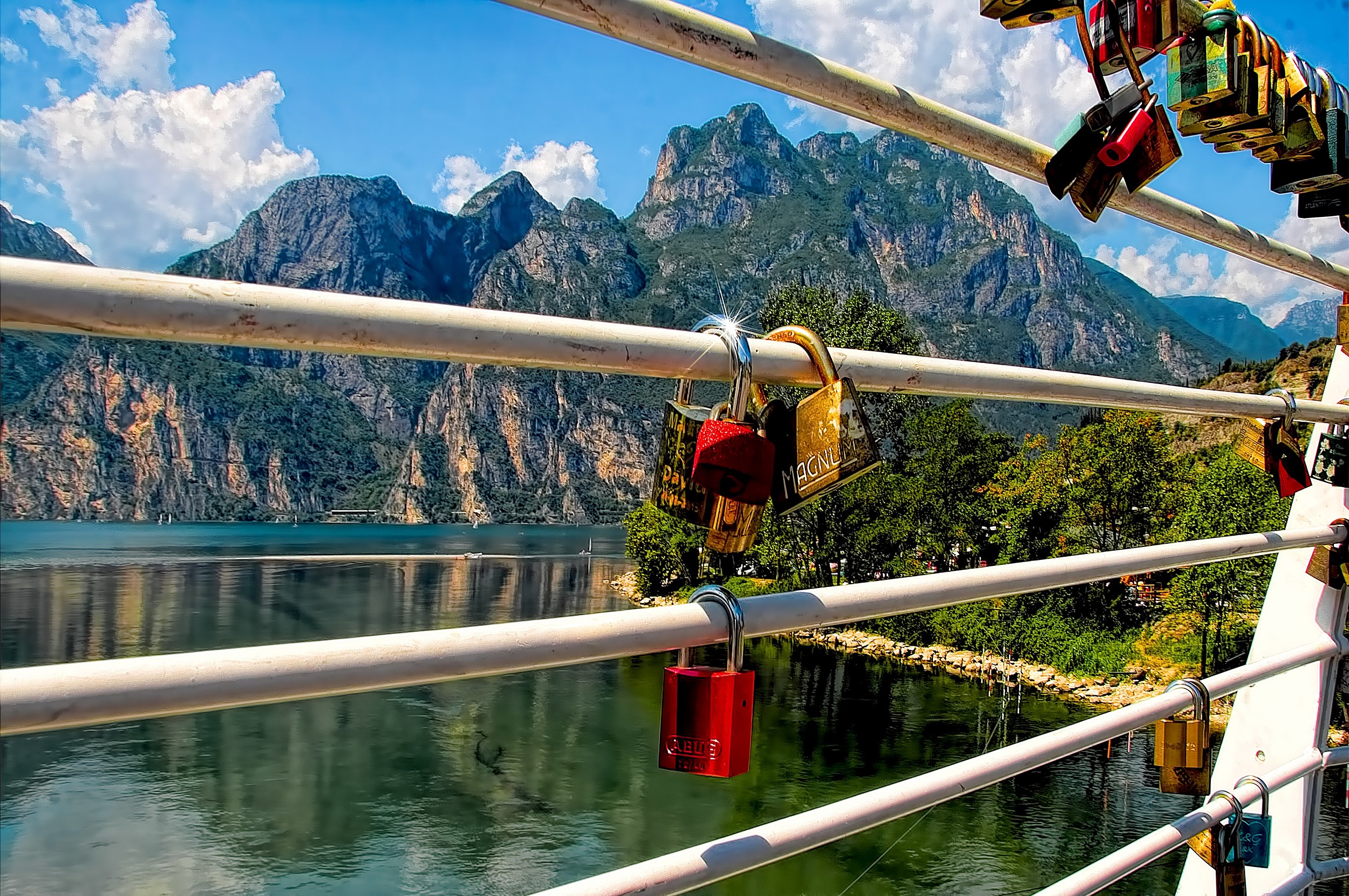 Idaho Love Locks: Why Are There So Many Locks On This Fence?