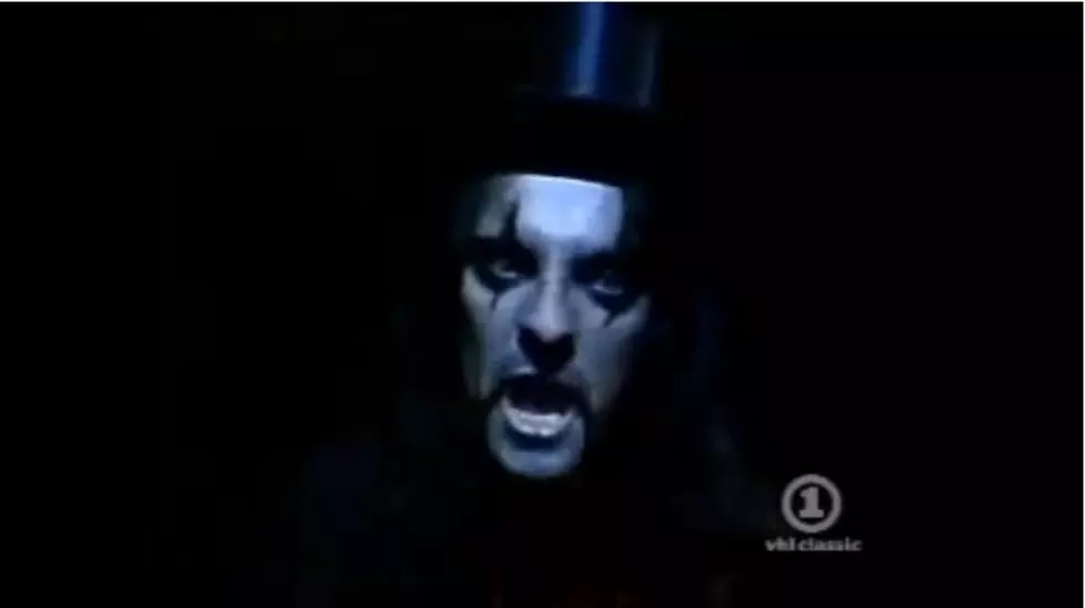 Alice Cooper Featured On 80’s At 8 With “Poison” [VIDEO]