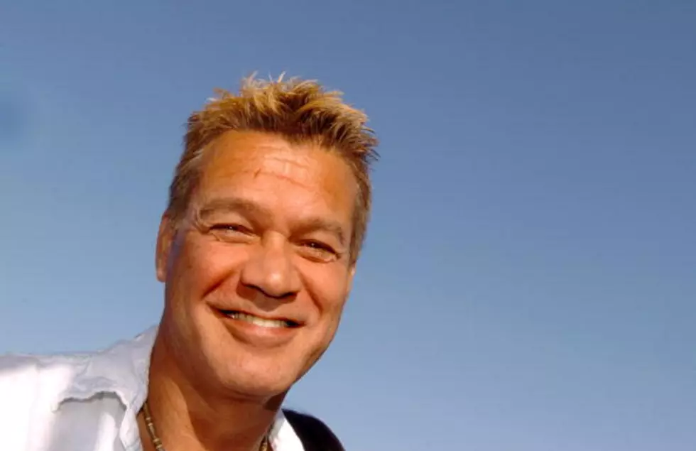 Guy Asks Eddie Van Halen to Take a Picture, Doesn't Recognize Him