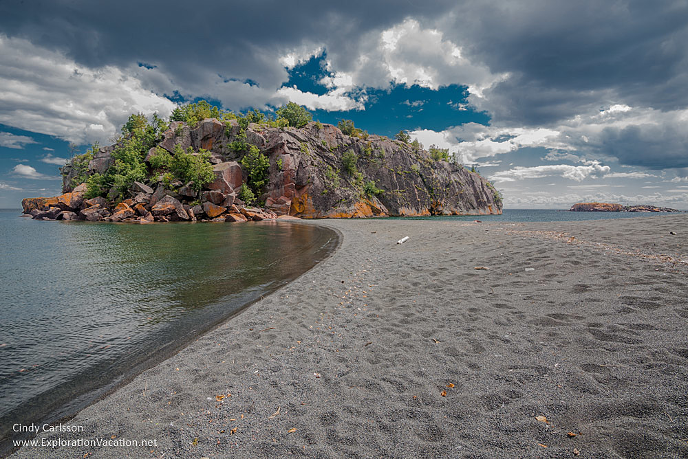 A Black Beach- NOT Hawaii, Its In Minnesota foto