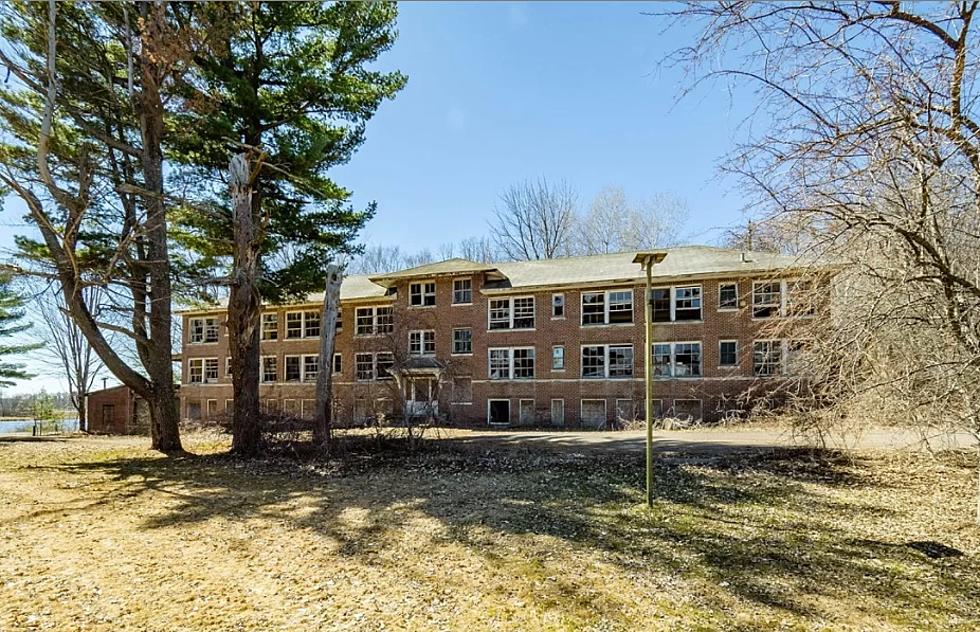 100K to Own This &#8220;Haunted&#8221; Sanitorium in Pine City, MN