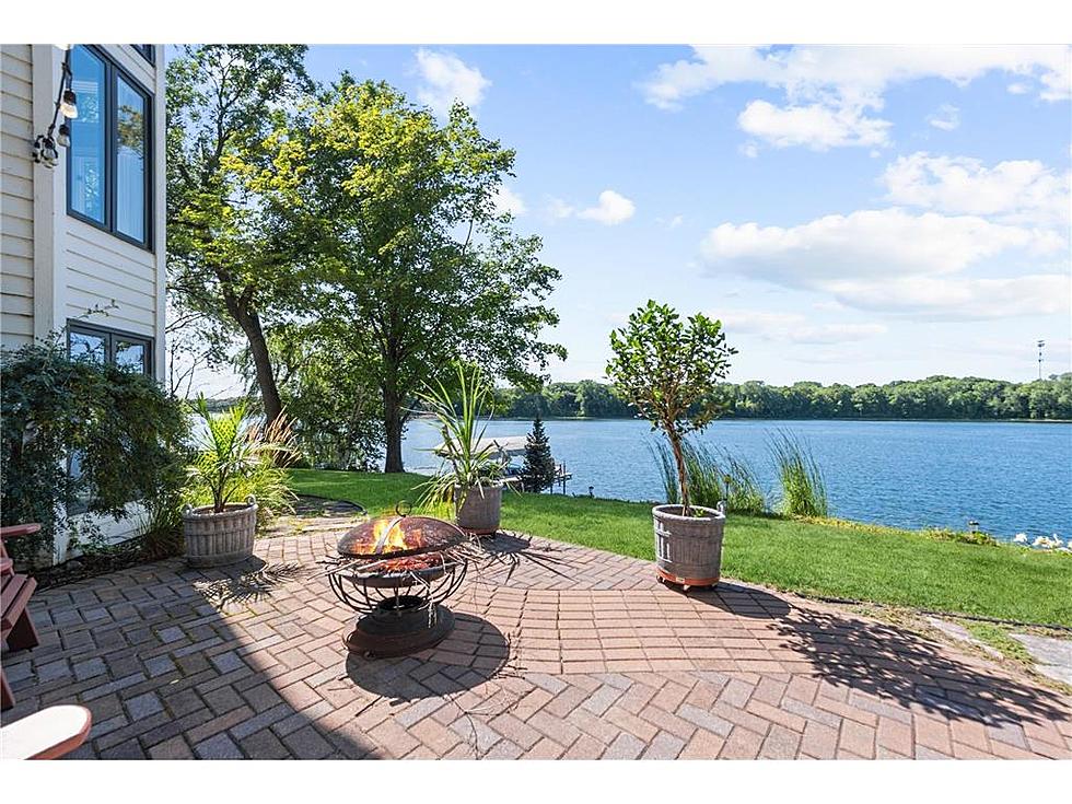 $1.4 Million Lake Home in Minnesota Built in 1961- See why It’s Worth It
