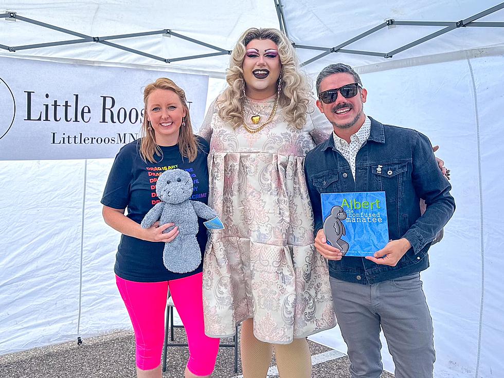 Minnesota Children&#8217;s Store Drag Event Brings Protests and Support