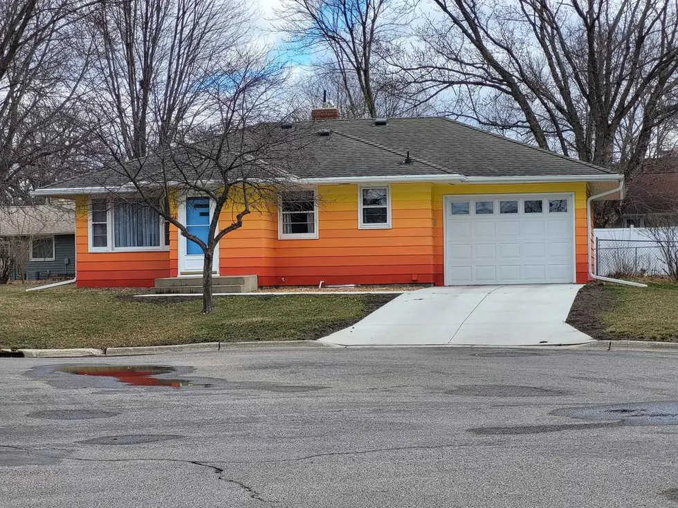 Have You Seen This House? Unique Painting in Minnesota