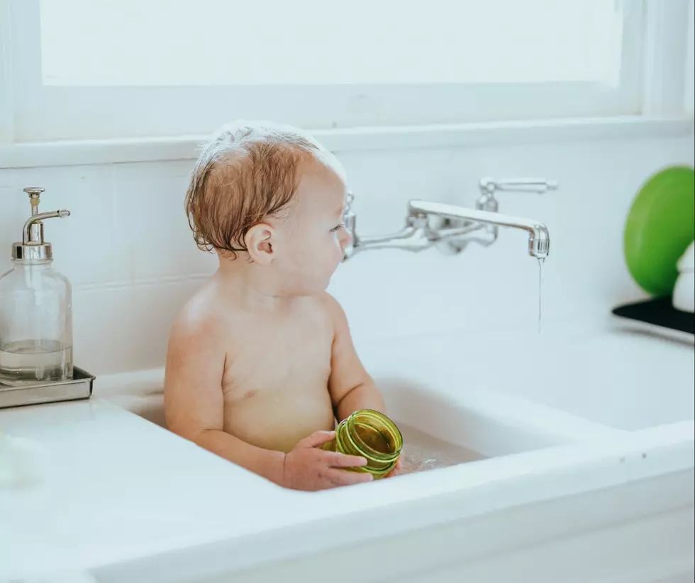 It's called "multi-tasking", sweaty! (Photo by Nathan Dumlao on Unsplash)