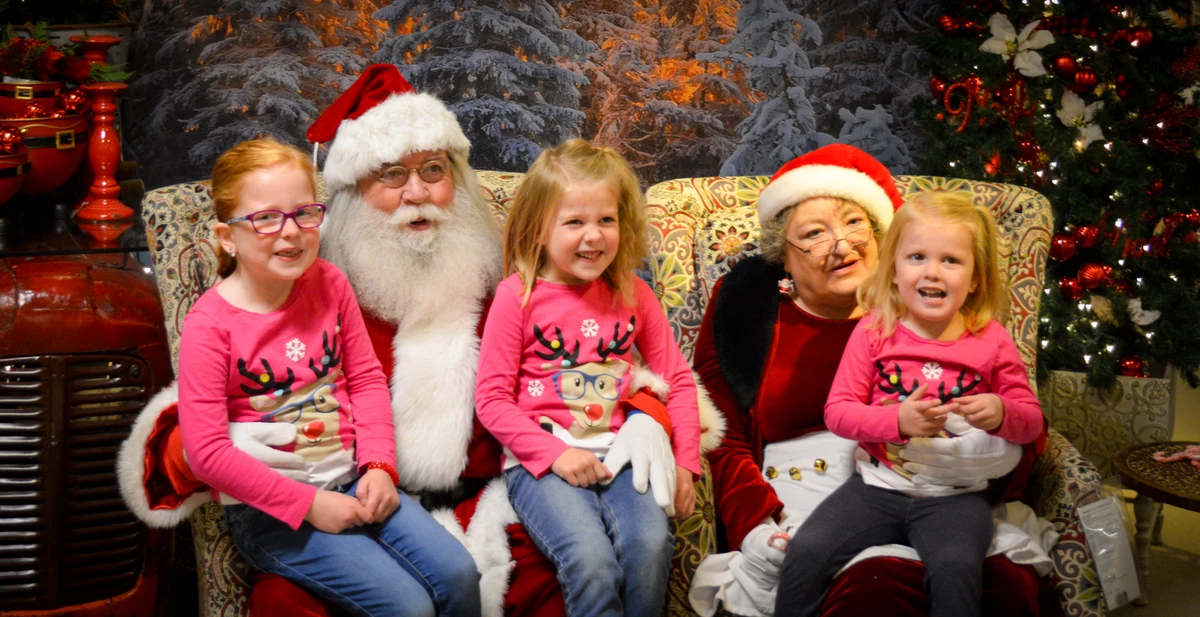 Santa Ushers in Christmas at RC Willey [PHOTOS]