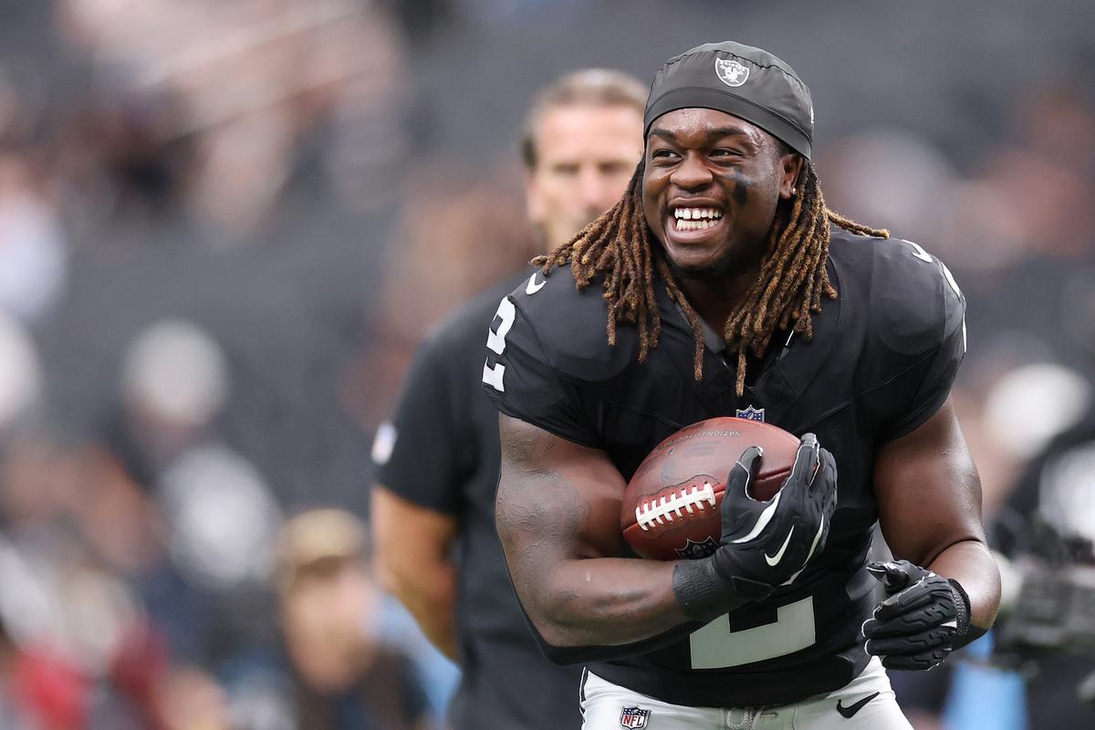 Boise State’s Ashton Jeanty’s Hilarious “Mic’d Up” Moment Has NFL Fans Cracking Up