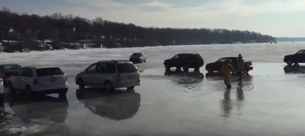 Cars Sink into Melting Ice of Lake Geneva in Wisconsin [VIDEO]