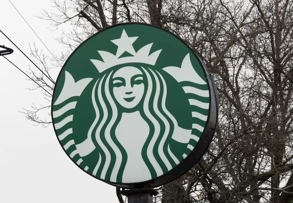 Starbucks (Somewhat) Eliminating Their Green Straws 