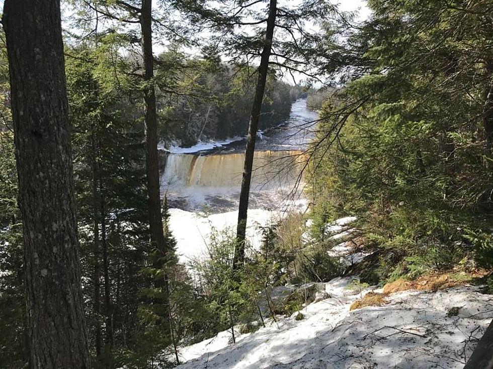 This Is Why You Should Check Out The Tahquamenon Falls This Winter