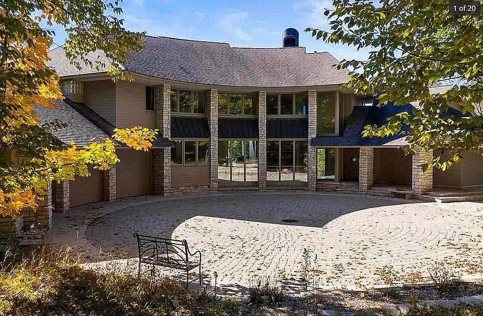 Enjoy This Tasteful and Private Northern Michigan Property Near The Lake