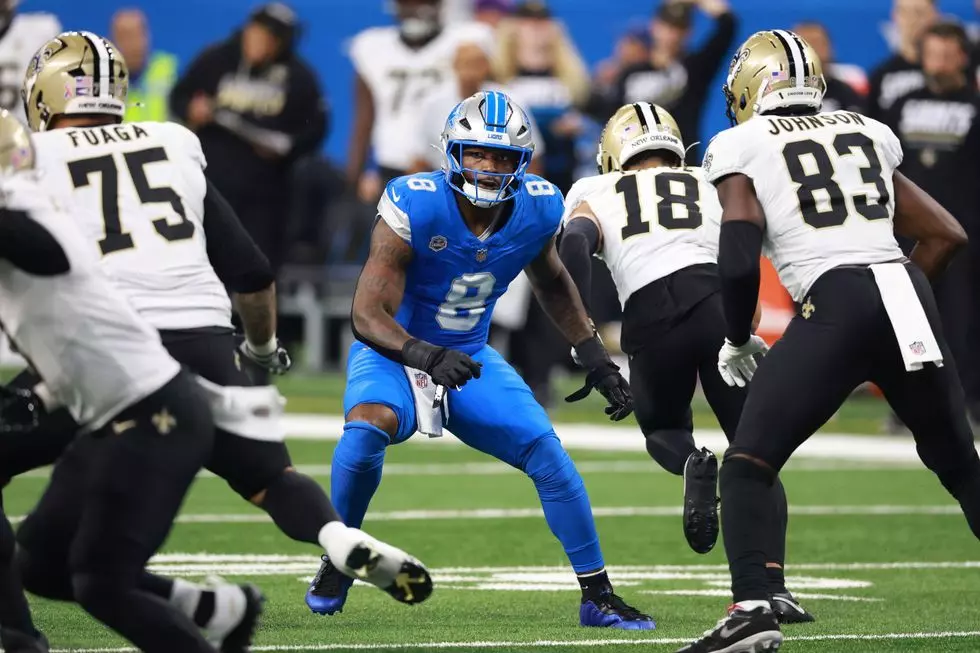 Kelvin Sheppard on Derrick Moore: “We’re not just playing you more because you’re a draft pick”