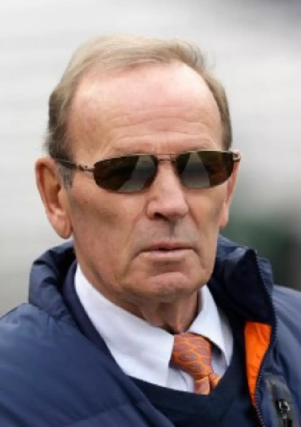 Denver Broncos owner Pat Bowlen steps down