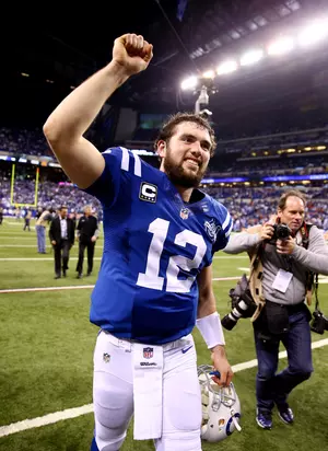 Andrew Luck Signs Extension With Colts