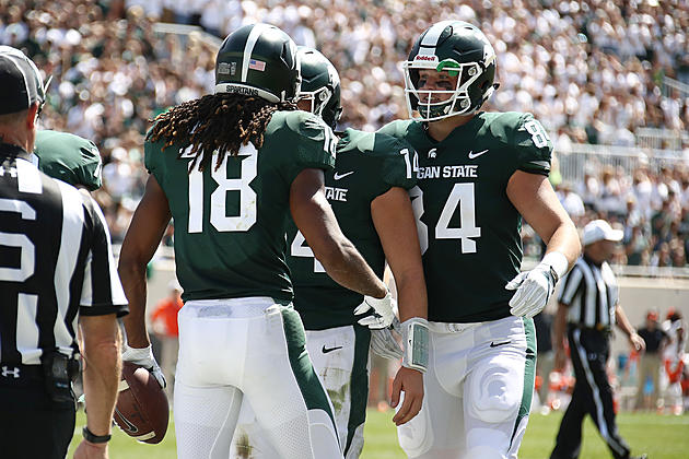 Lewerke-To-Davis Connection Blossoming For Michigan State In First Half Vs. Iowa