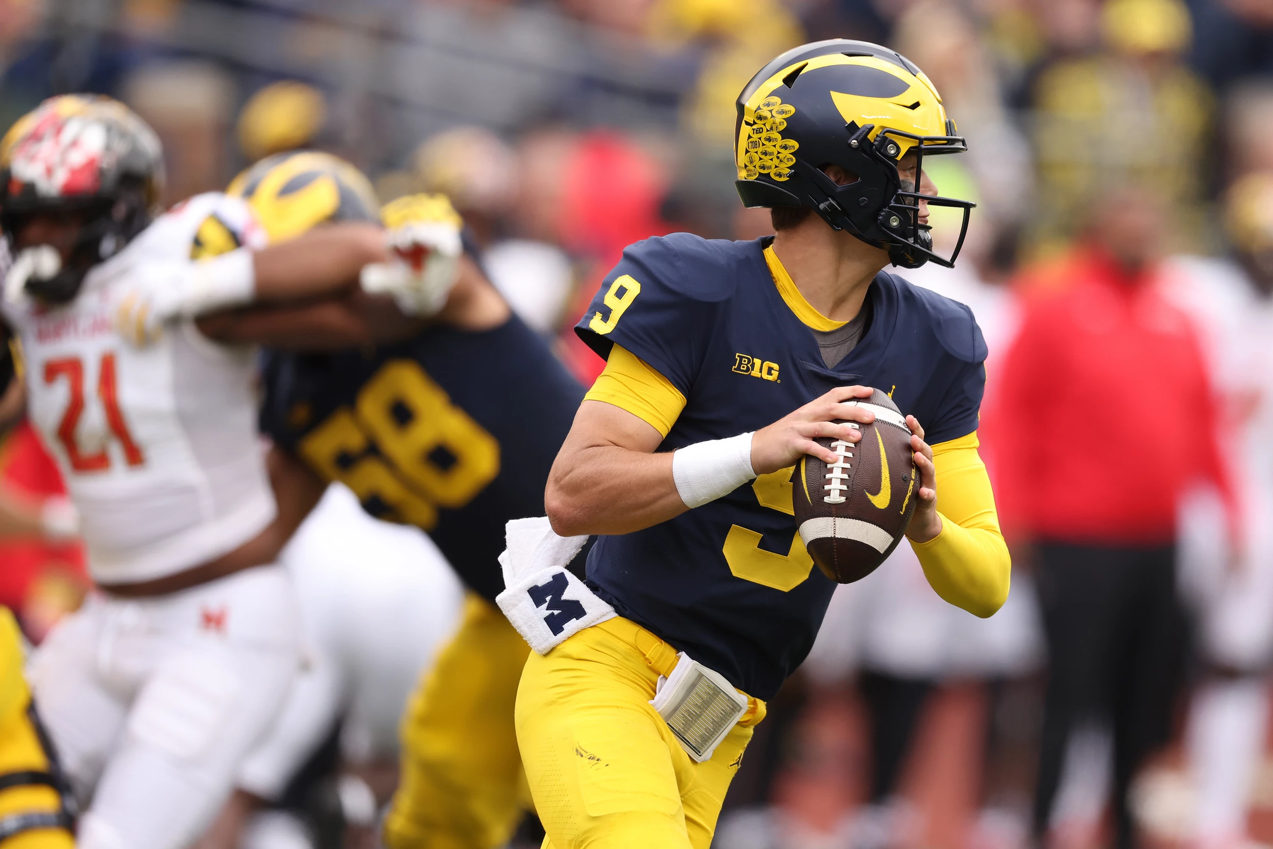 Why does 13-0 Michigan's 2023 recruiting class rank so low? 