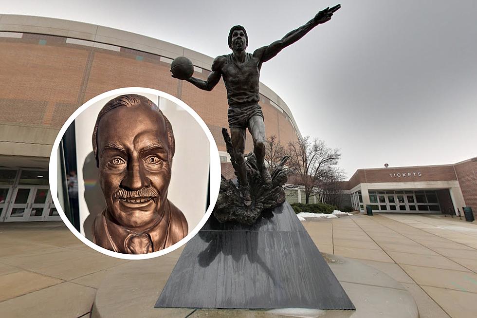Forget The Football Coach — Michigan State Still Can’t Get Statues Right