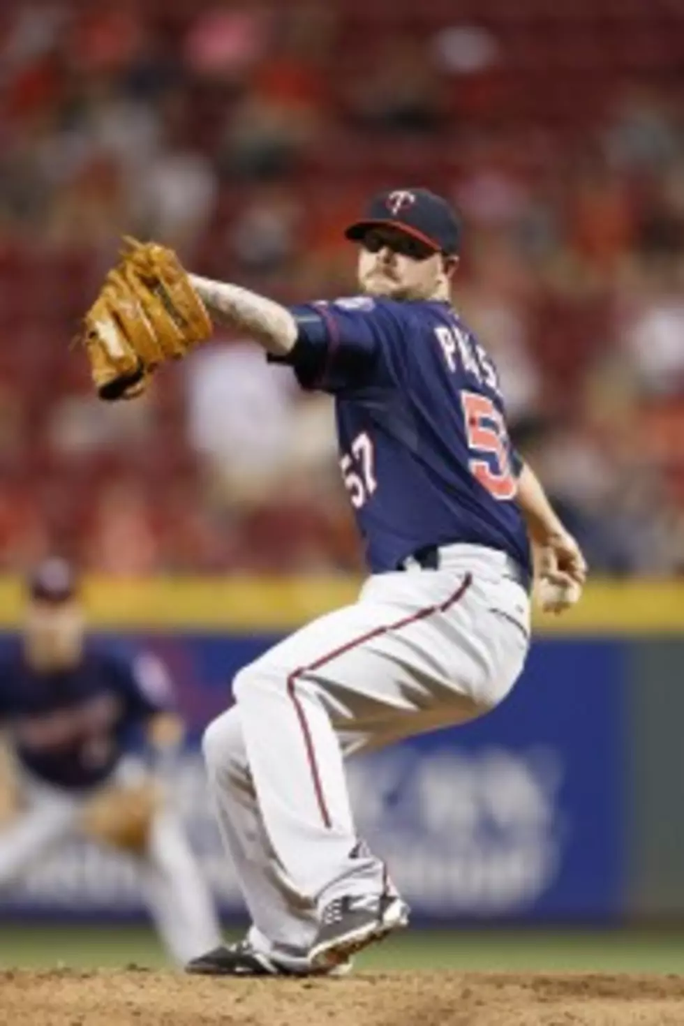 Rough Outing for Pelfrey Leads to Twins Loss